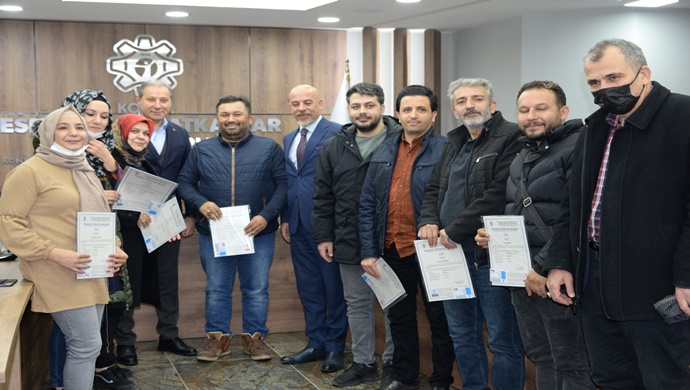 Konya Kuaförler Odası üyesi kuaförlere mesleki yeterlilik belgesi