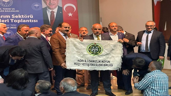 Mehmet Nuri Samancı, Tarım ve Orman Bakanı Prof. Dr. Vahit Kirişci ile Ağrı `da bir araya geldi