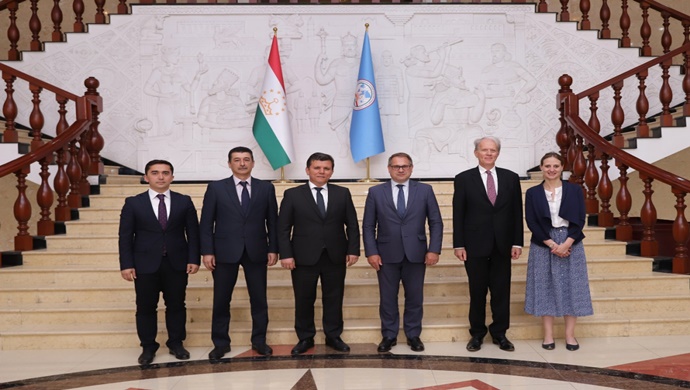 Political consultations between Tajikistan and France