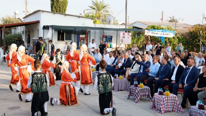 Cumhurbaşkanı Ersin Tatar ve eşi Sibel Tatar, Güneşköy Geleneksel Nar Festivali’nin açılışına katıldı