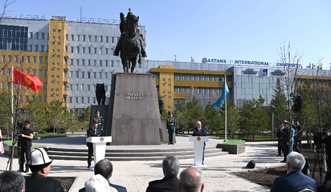 Қазақстан мен Қырғызстан президенттері Айкөл Манас ескерткішінің ашылу рәсіміне қатысты