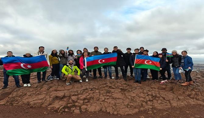 Şotlandiyanın “Arthur’s Seat” zirvəsində Azərbaycan bayrağı dalğalandırılıb