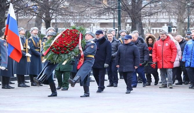 Владимир Якушев вместе с активистами «Боевого братства», МГЕР, «Волонтерской роты» и «Юнармии» почтил память воинов-интернационалистов