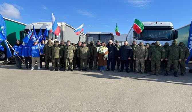 Birleşik Rusya, SVO katılımcılarına 86 ton yardım gönderdi ve bir askeri hastaneye otobüs bağışladı