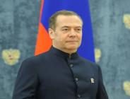 Dmitry Medvedev: Hayatımızı daha parlak ve mutlu hale getirme, içlerindeki sevgi ve uyumu koruma konusunda inanılmaz bir yeteneğe sahip olanlar kadınlardır