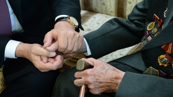 Birleşik Rusya ve Zafer Gönüllüleri, ülke genelinde Büyük Vatanseverlik Savaşı’nın altı binden fazla gazisini tebrik etti